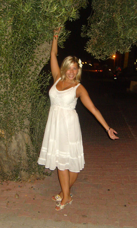 russiangirlslooking.com - pics girl