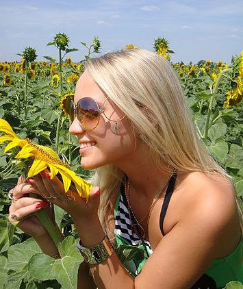 russiangirlslooking.com - real young