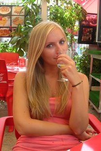 wife_picture - russiangirlslooking.com