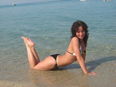 woman lonely - russiangirlslooking.com